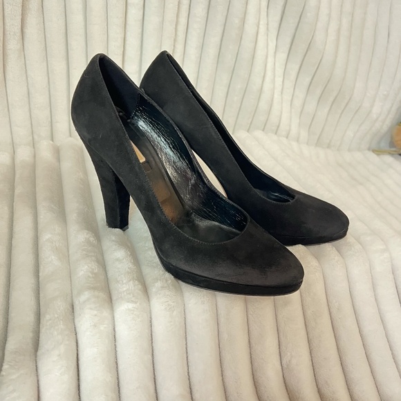 Michael Kors Suede Black 4 1/2 " Heel + 1/2 " Plato Pumps Size 8 1/2 - Picture 9 of 12